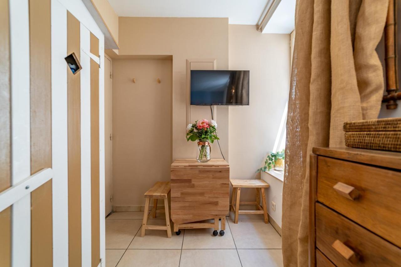 La Cabane Camarguaise En Centre Ville - Une Nuit A Nîmes Zewnętrze zdjęcie