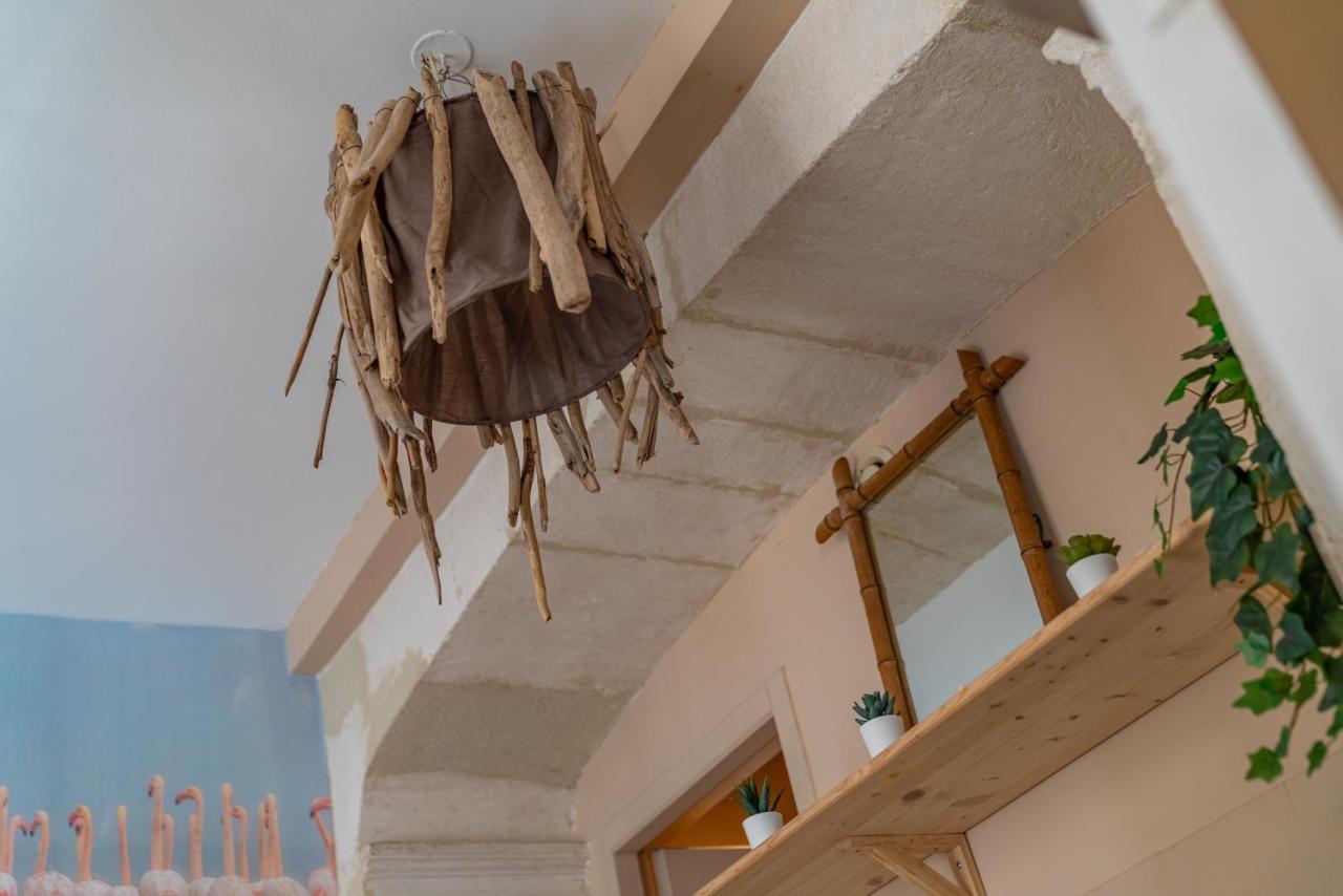 La Cabane Camarguaise En Centre Ville - Une Nuit A Nîmes Zewnętrze zdjęcie