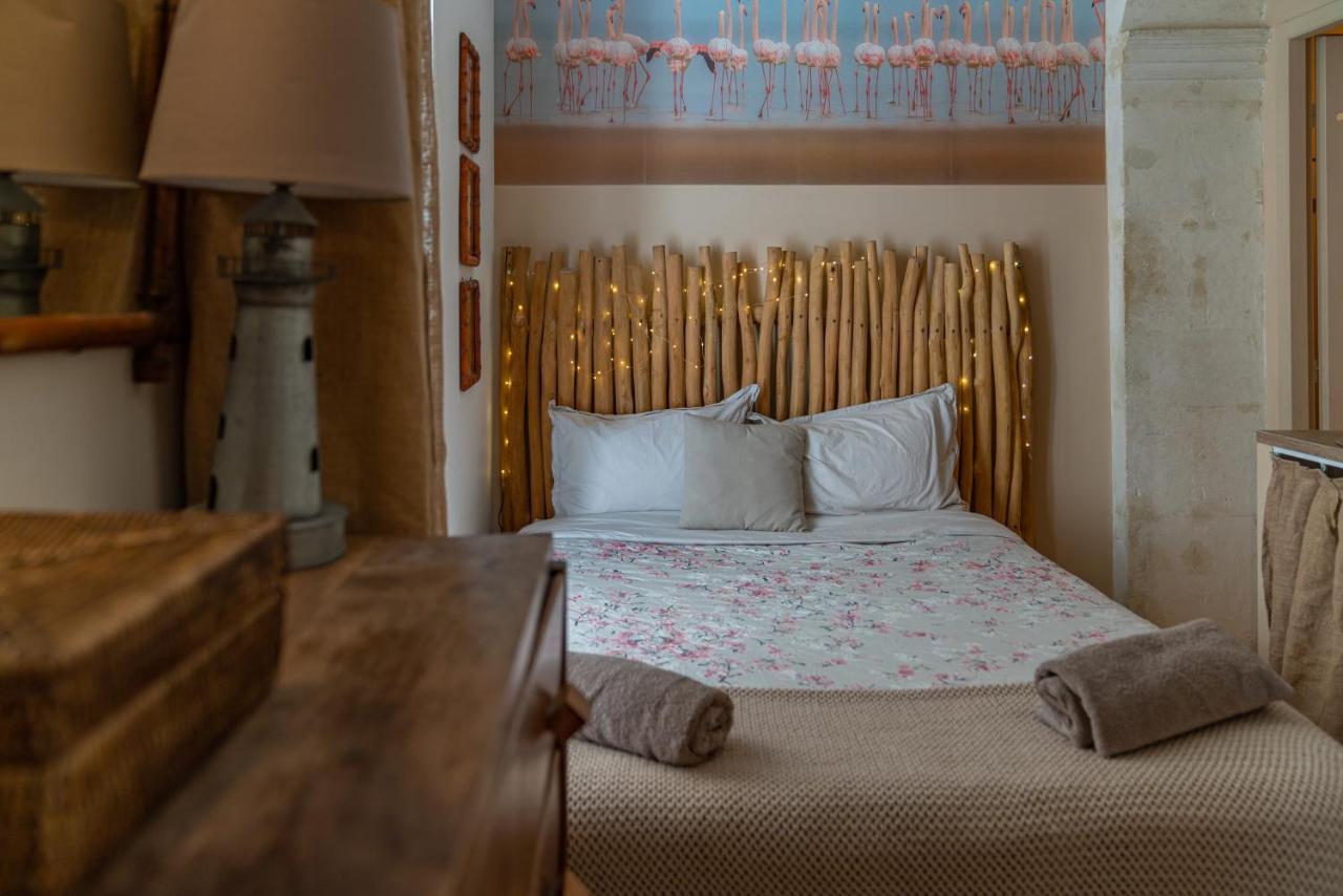 La Cabane Camarguaise En Centre Ville - Une Nuit A Nîmes Zewnętrze zdjęcie